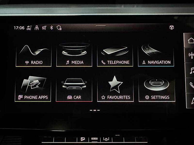 AUDI E-TRON