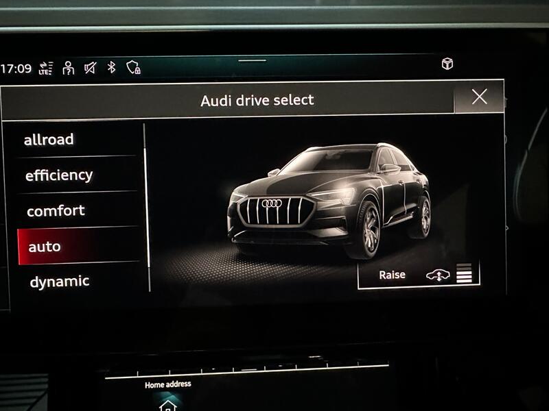 AUDI E-TRON