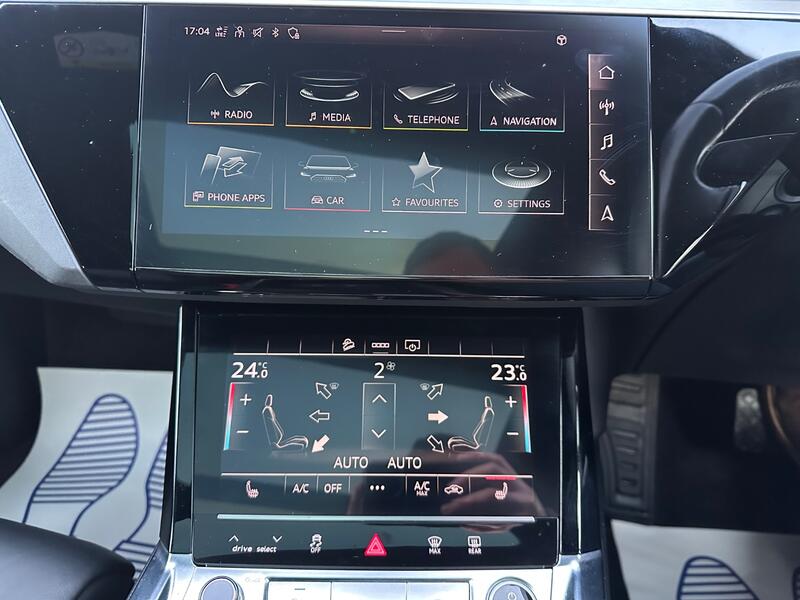 AUDI E-TRON