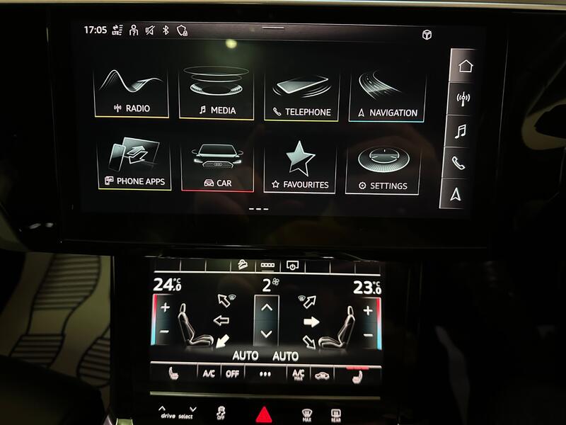 AUDI E-TRON