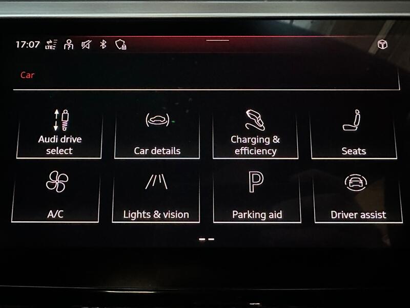 AUDI E-TRON
