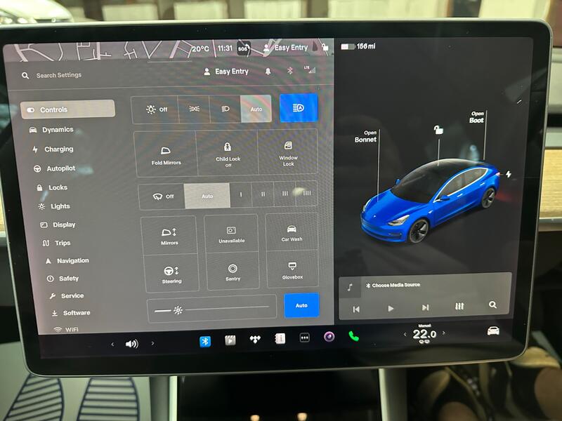 TESLA MODEL 3