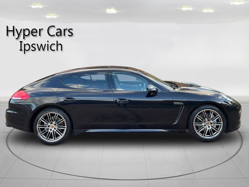PORSCHE PANAMERA