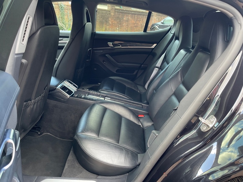PORSCHE PANAMERA