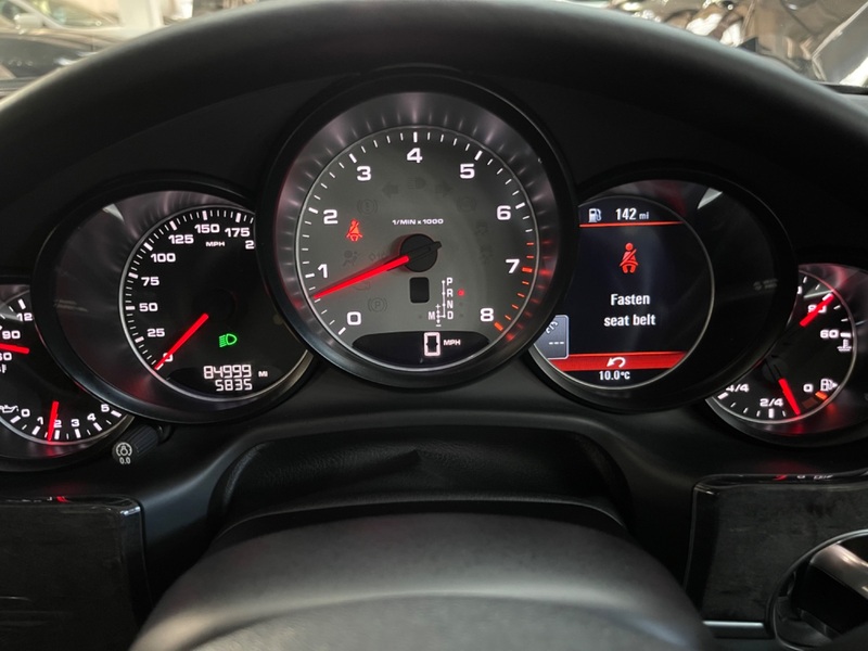 PORSCHE PANAMERA